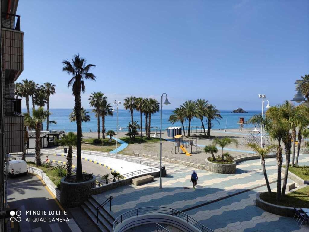 Centro-Primera Linea De Playa Almuñécar Exterior foto